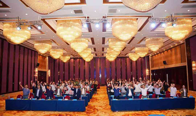 【跨界融合 聚勢發(fā)展】榮高冠名的2025中國智能出入口與停車充電行業(yè)發(fā)展大會成功召開！