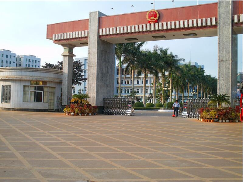徐州縣人民政府伸縮門(mén)工程案例 - 中出網(wǎng)-智能出入口門(mén)戶