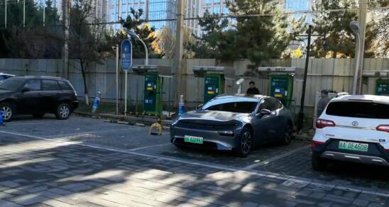 易泊車(chē)牌識(shí)別相機(jī)最新案例—北京亦莊停車(chē)場(chǎng)實(shí)現(xiàn)燃油機(jī)防占位