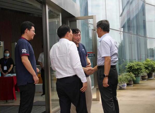 省委常委、省紀(jì)委書記馬森述蒞臨百勝智能調(diào)研指導(dǎo)