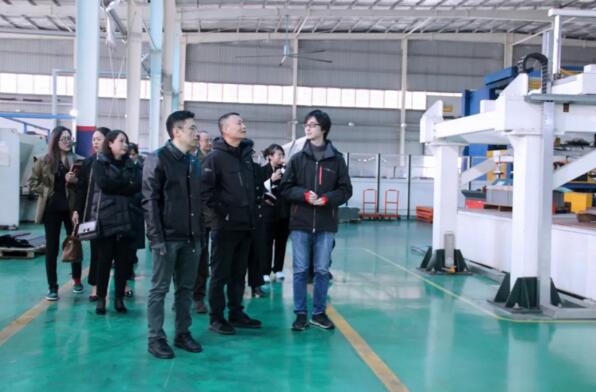 江西省通信學會一行領(lǐng)導參觀了公司生產(chǎn)車間
