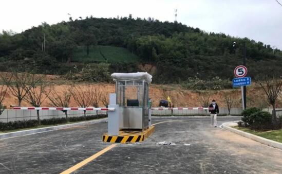 停車場出入口