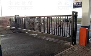 集安市合泰機(jī)電貿(mào)易有限公司818L對(duì)開懸浮平移門 - 中出網(wǎng)-智能出入口門戶