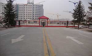 赤峰市和美建材城智能無軌懸浮門工程案例 - 中出網(wǎng)-智能出入口門戶