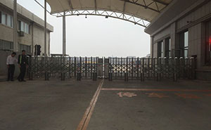 大連機(jī)場智能安全伸縮平移門工程案例 - 中出網(wǎng)-智能出入口門戶