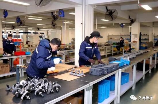 嘉興市委副書記王濤一行來久易電子調(diào)研指導