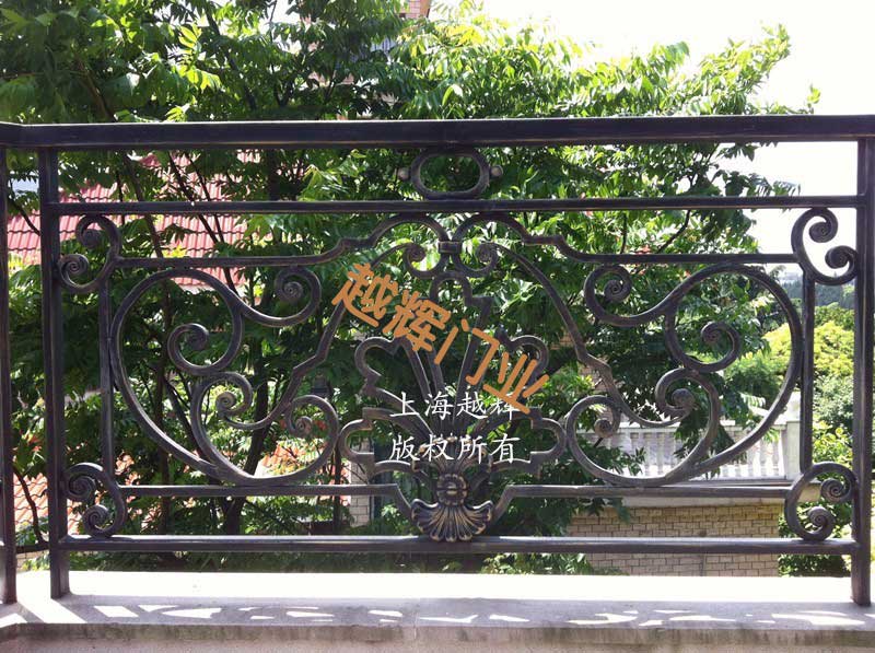 上海嘉定鐵藝護欄案例 - 中出網(wǎng)-智能出入口門戶