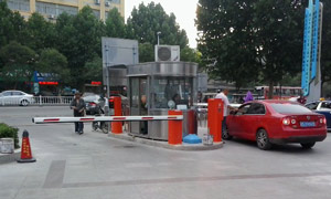 第一人民醫(yī)院西門(mén)停車(chē)場(chǎng)系統(tǒng)案例
