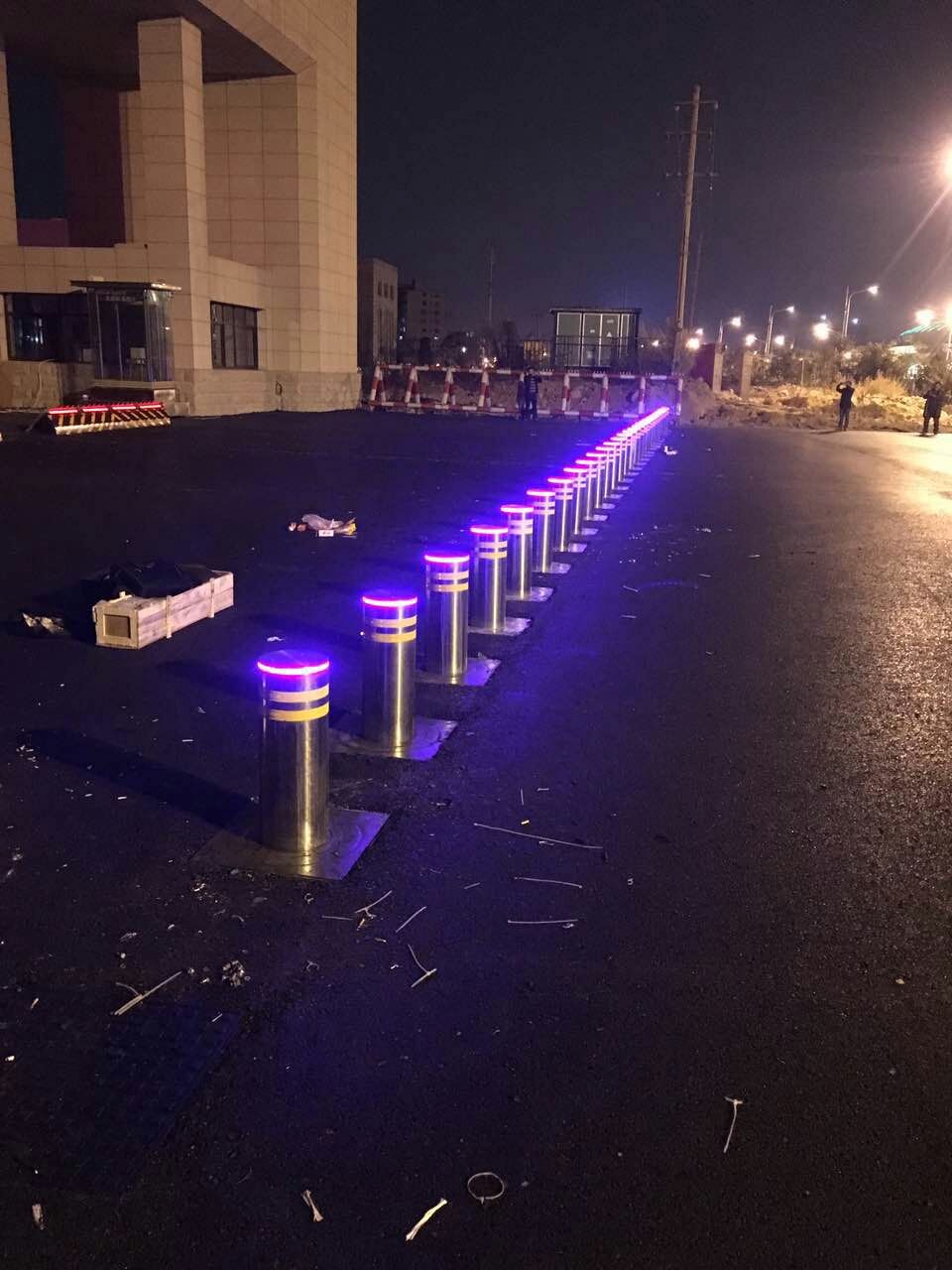 福建武警學(xué)院升降柱案例 - 中出網(wǎng)-智能出入口門(mén)戶