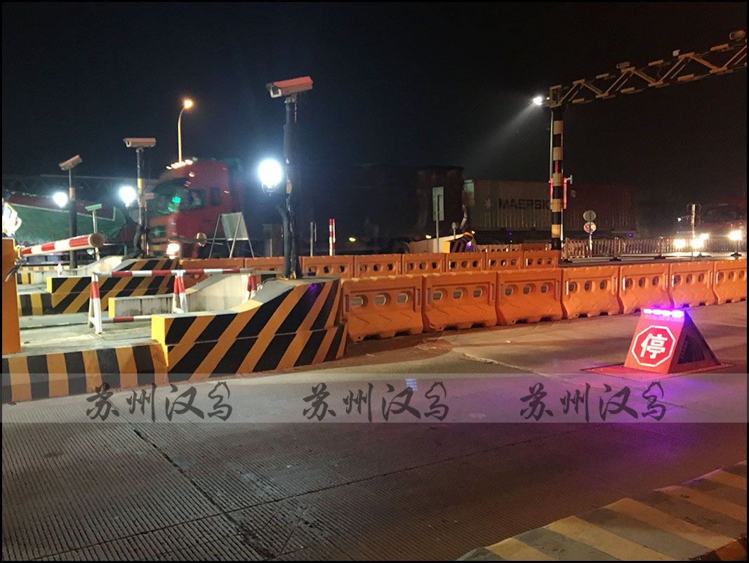 蘇州日?qǐng)?bào)——漢馬阻車器再次成功攔截“瘋狂賽車”，闖關(guān)逃費(fèi)無所遁形