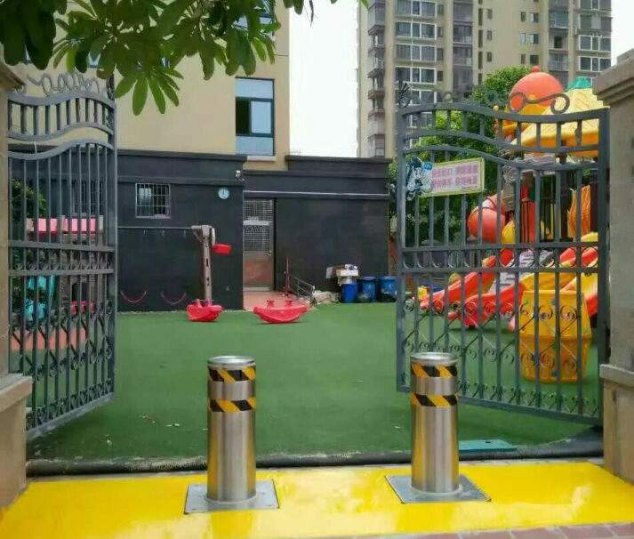 幼兒園門口升降柱案例 - 中出網-智能出入口門戶