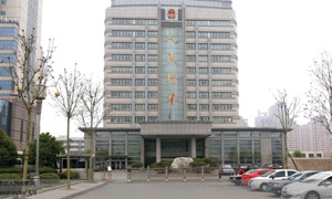 浙江麗水第二高級中學(xué)伸縮門案例 - 中出網(wǎng)-智能出入口門戶
