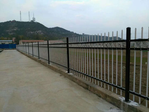 慶賀安陽(yáng)出安智能護(hù)欄進(jìn)駐安陽(yáng)化學(xué)工業(yè)集團(tuán)有限責(zé)任公司