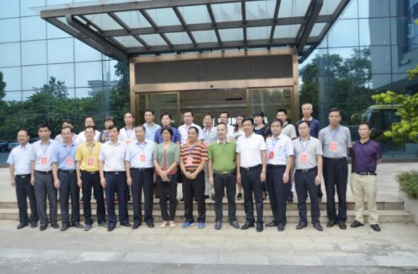 熱烈歡迎信宜市政協(xié)委員會(huì)、三水區(qū)政協(xié)委員會(huì)赴榮高智能門窗考察參觀指導(dǎo) 