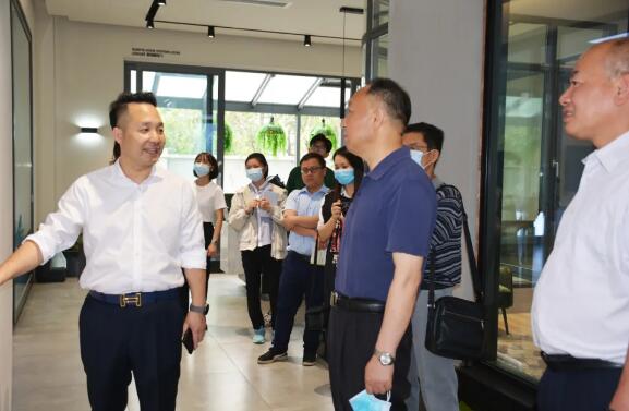 【政企共話發(fā)展】熱烈歡迎“企業(yè)暖春行動”工作組蒞臨榮高門窗調(diào)研送溫暖！
