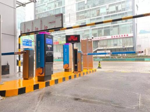 捷停車·云托管落地方正國際大廈，創(chuàng)新車場(chǎng)智慧管理