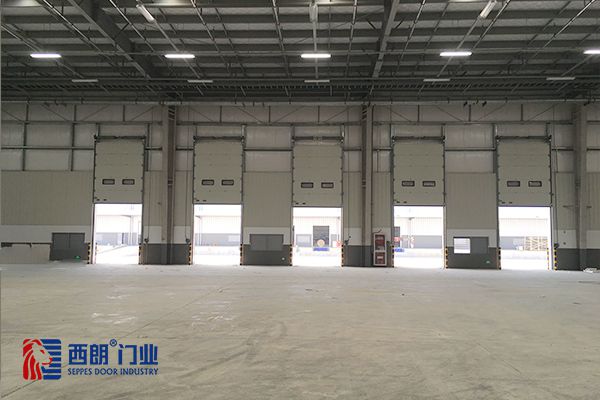 上海工廠翻新用工業(yè)滑升門(mén)