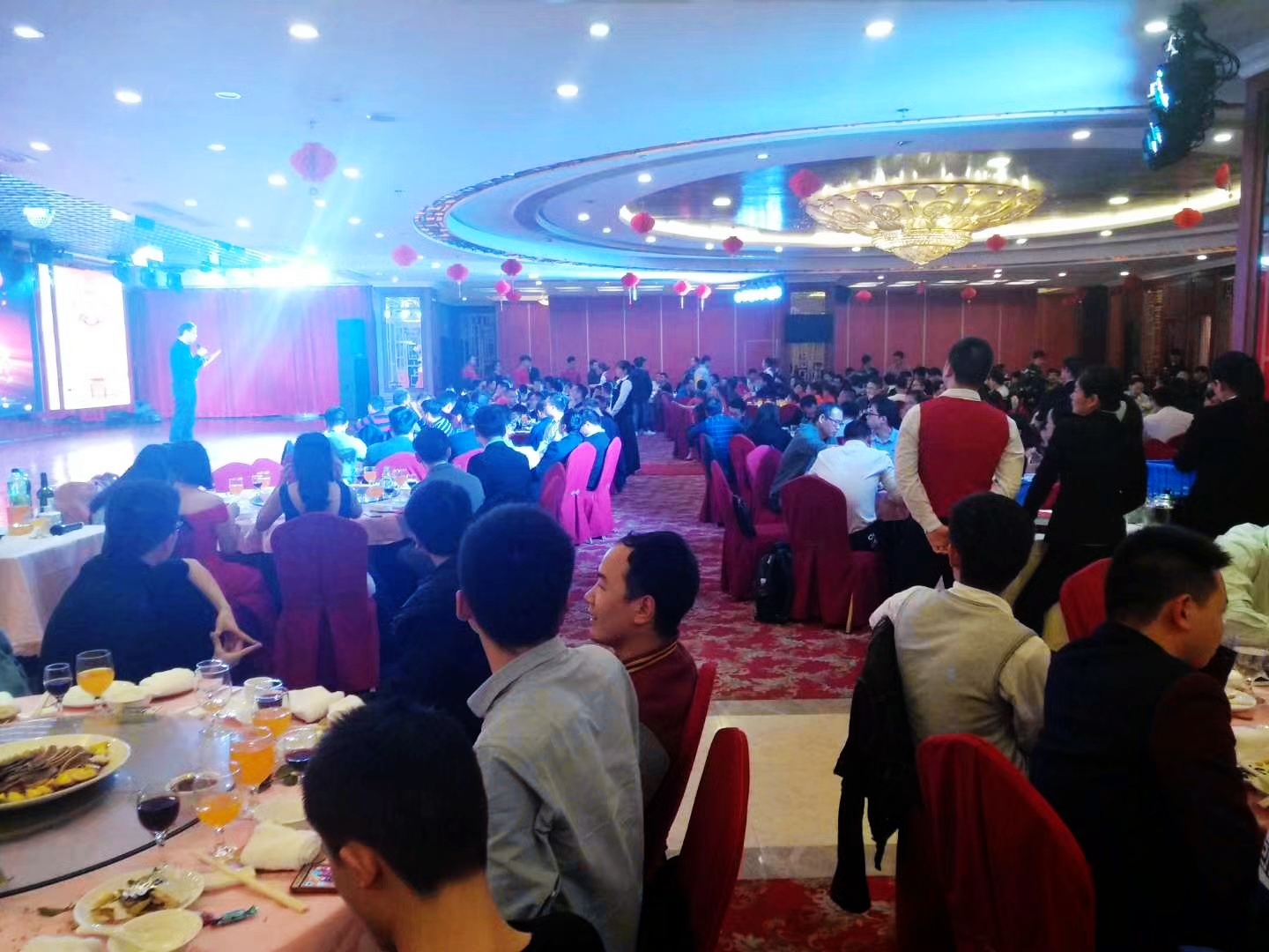 同心同力同行，共享共榮共贏——富士智能2018迎新春聯(lián)歡晚會精彩紛呈！