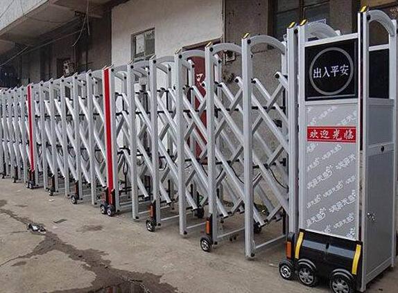 衡水出安智能電動(dòng)伸縮門(mén)安裝在衡水桃城化工助劑有限責(zé)任公司大門(mén)口