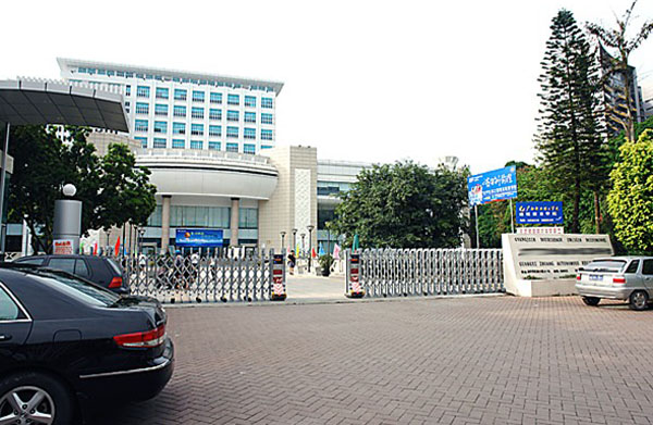蘇州市圖書館伸縮門案例 - 中出網(wǎng)-智能出入口門戶