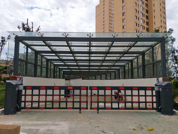 赤峰市雨潤(rùn)華府空降門(mén)系列工程 - 中出網(wǎng)-智能出入口門(mén)戶(hù)
