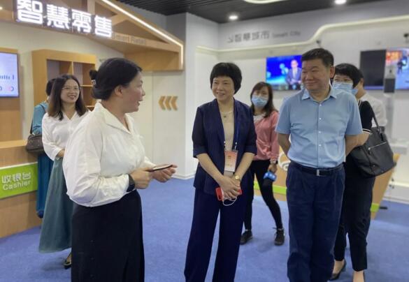 廈門市人大常委會副主任陳紫萱一行蒞臨人工智能代表企業(yè)——瑞為技術(shù)進行調(diào)研