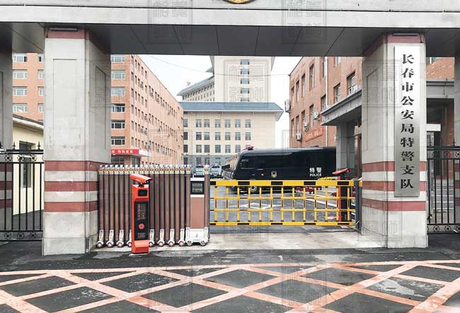吉林長春市公安局特警支隊車牌識別系統(tǒng)案例 - 中出網(wǎng)-智能出入口門戶
