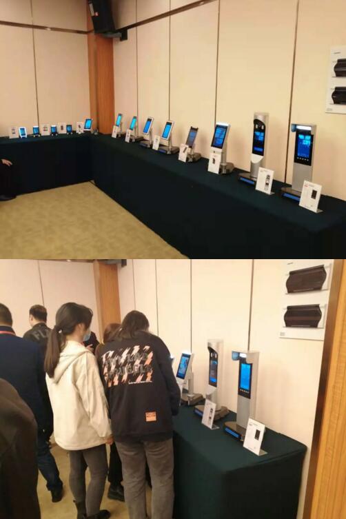 芊熠旗下一系列動態(tài)人臉門禁產品展示