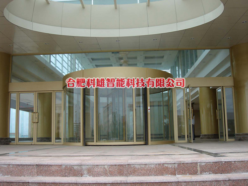 旋轉(zhuǎn)門